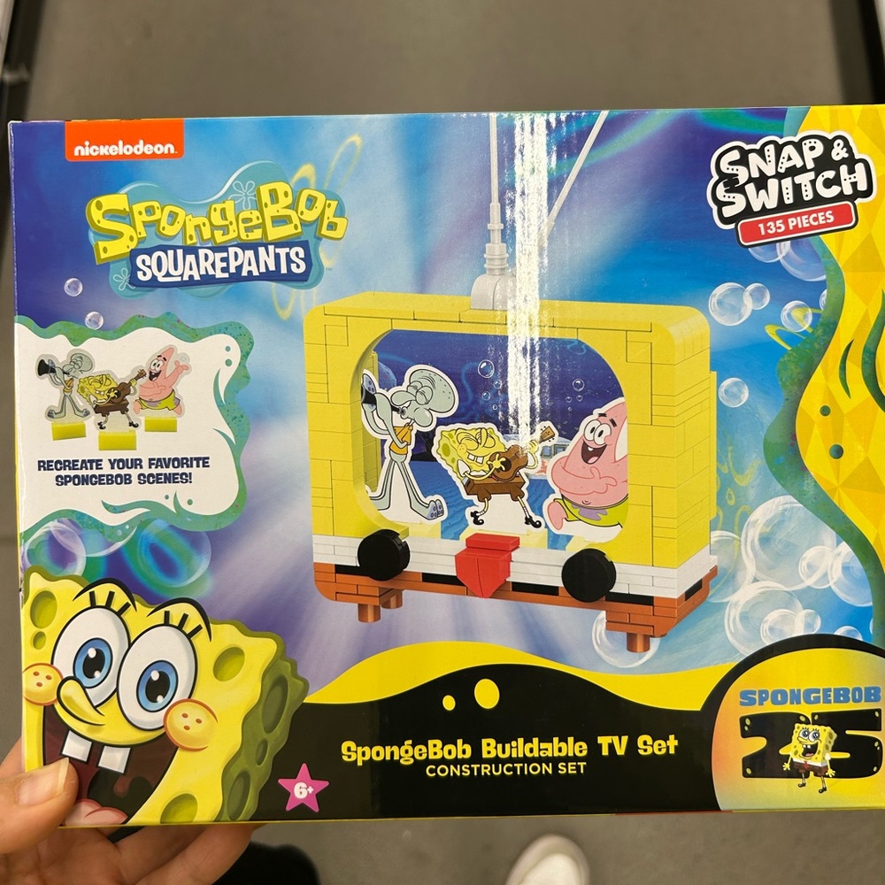 SpongeBob SquarePants Yellow Buildable TV Set